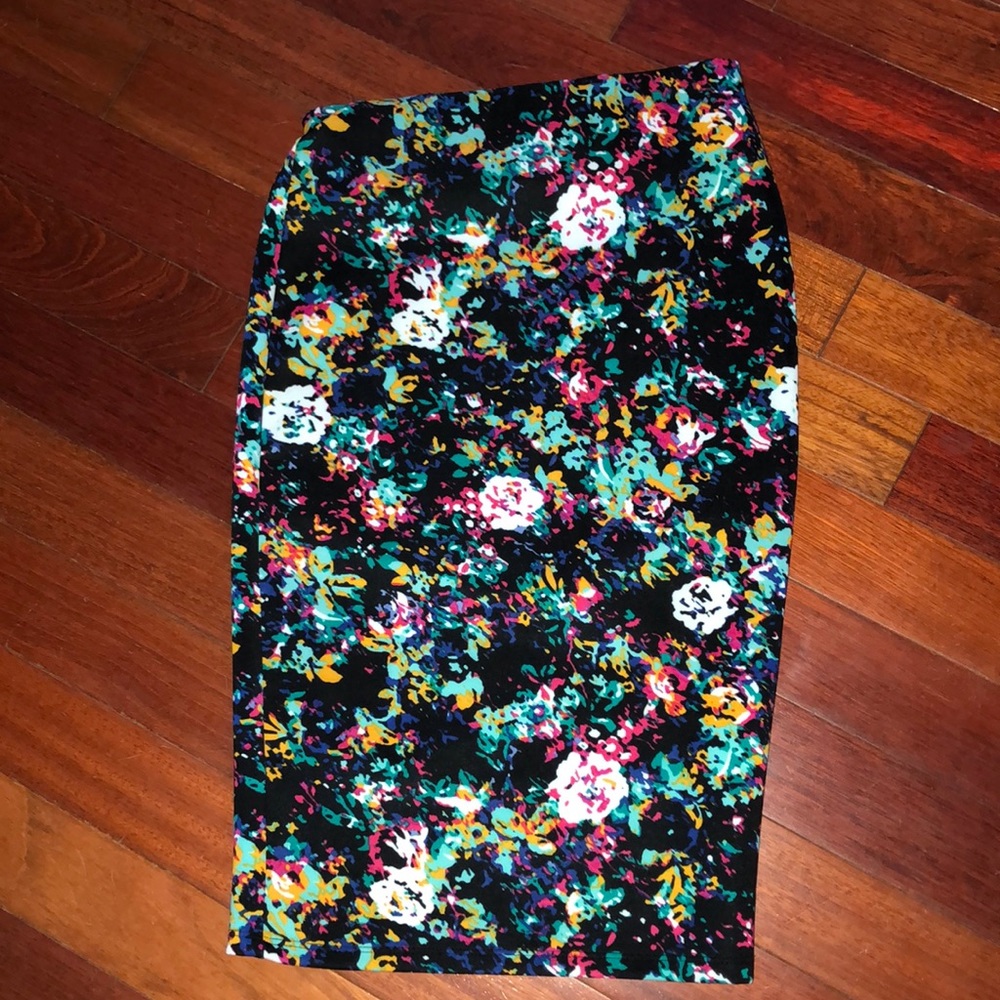 Women’s cute midi skirt